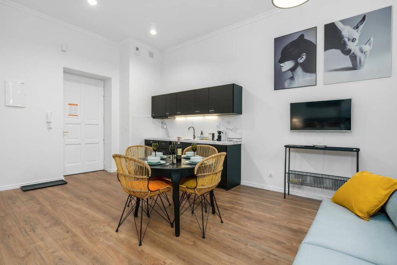 Deluxe Mtp Apartments Matejki By Noclegi Renters Poznan Exterior photo