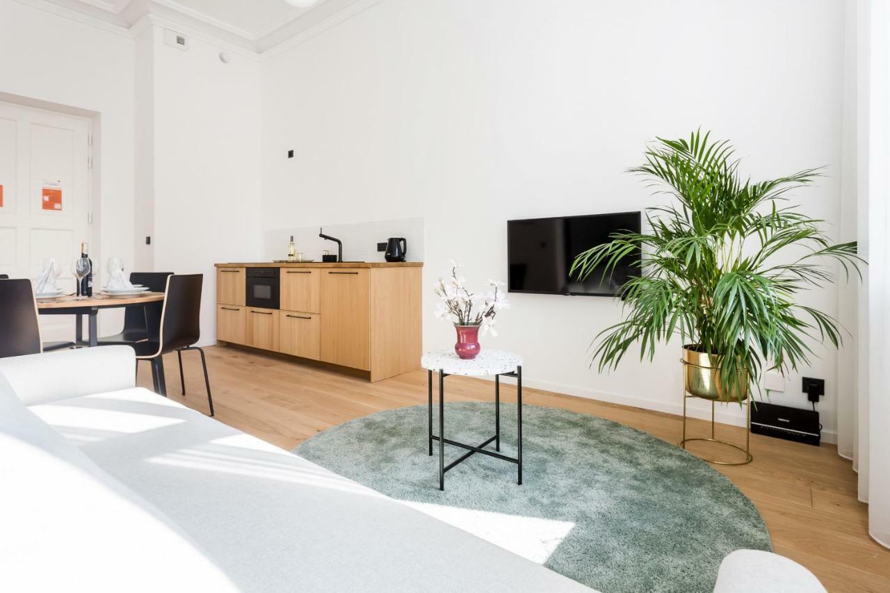 Deluxe Mtp Apartments Matejki By Noclegi Renters Poznan Exterior photo